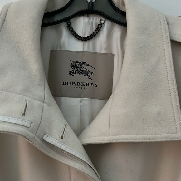 Cream colored Burberry jacket with belt.  70% wool, 30% cashmere - Picture 2 of 2